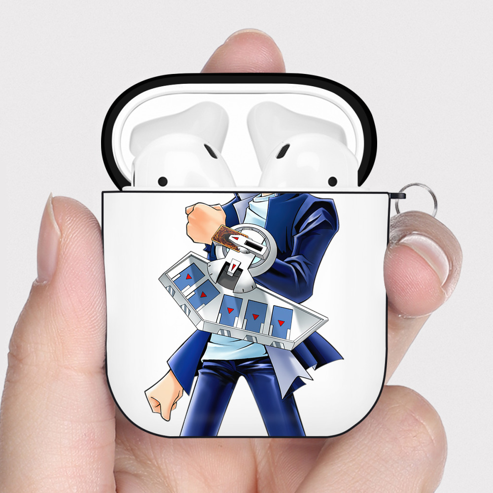 （画像用） 遊☆戯☆王 Yu-Gi-Oh! AirPods 第2世代保護ケース ハードシェル ブラック 耐衝撃・防指紋・カラビナ付き