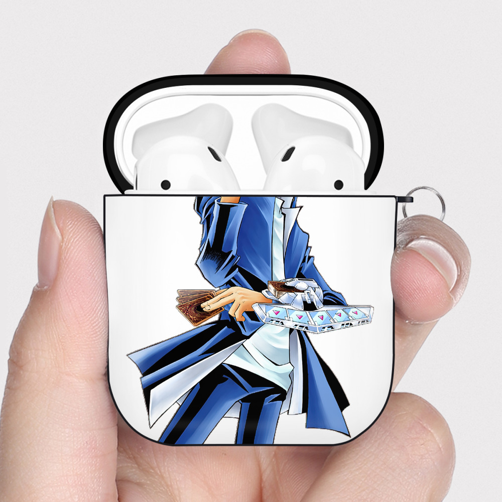 （画像用） 遊☆戯☆王 Yu-Gi-Oh! AirPods 第2世代保護ケース ハードシェル ブラック 耐衝撃・防指紋・カラビナ付き