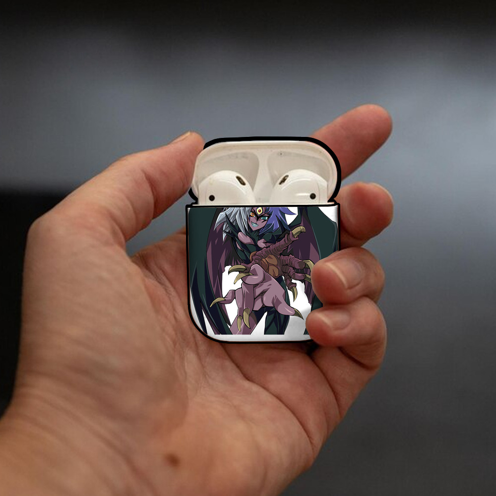 遊☆戯☆王 Yu-Gi-Oh! AirPods 第2世代保護ケース ハードシェル ブラック 耐衝撃・防指紋・カラビナ付き