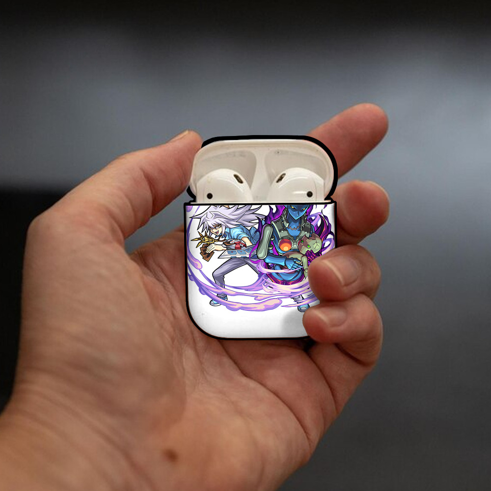 遊☆戯☆王 Yu-Gi-Oh! AirPods 第2世代保護ケース ハードシェル ブラック 耐衝撃・防指紋・カラビナ付き