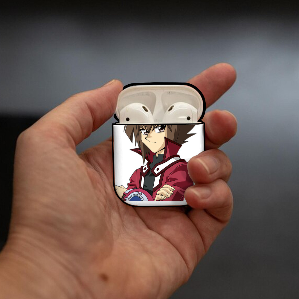 遊☆戯☆王 Yu-Gi-Oh! AirPods 第2世代保護ケース ハードシェル ブラック 耐衝撃・防指紋・カラビナ付き