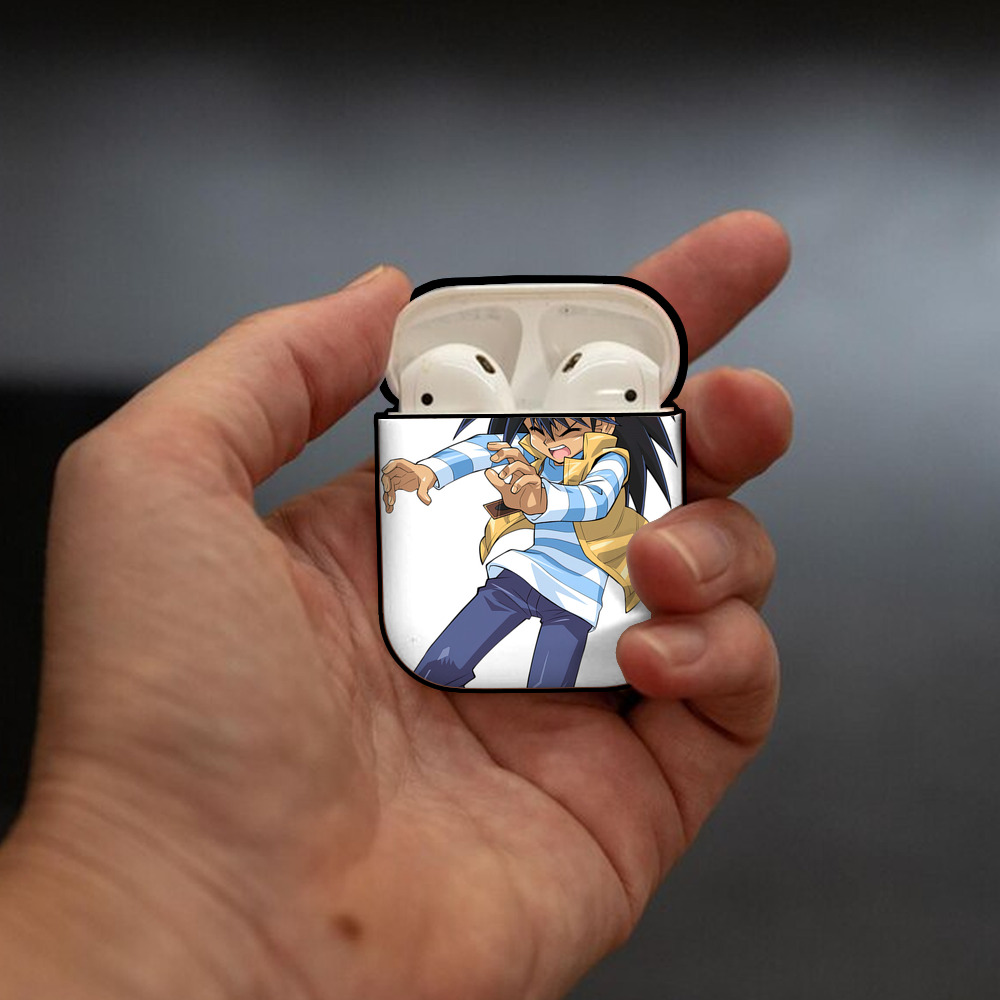 遊☆戯☆王 Yu-Gi-Oh! AirPods 第2世代保護ケース ハードシェル ブラック 耐衝撃・防指紋・カラビナ付き