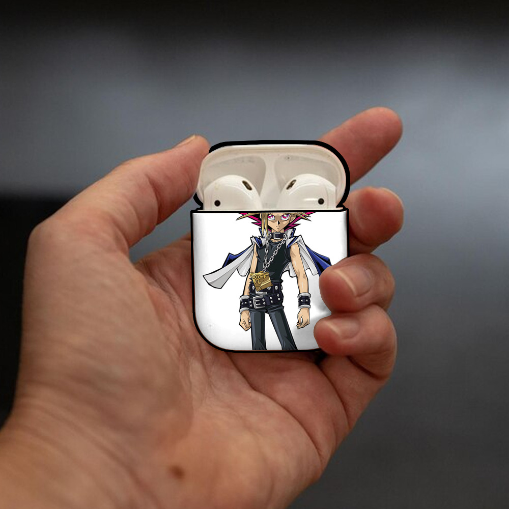 遊☆戯☆王 Yu-Gi-Oh! AirPods 第2世代保護ケース ハードシェル ブラック 耐衝撃・防指紋・カラビナ付き