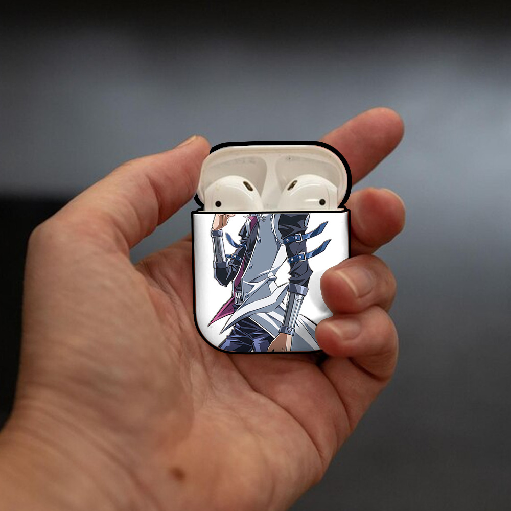 遊☆戯☆王 Yu-Gi-Oh! AirPods 第2世代保護ケース ハードシェル ブラック 耐衝撃・防指紋・カラビナ付き