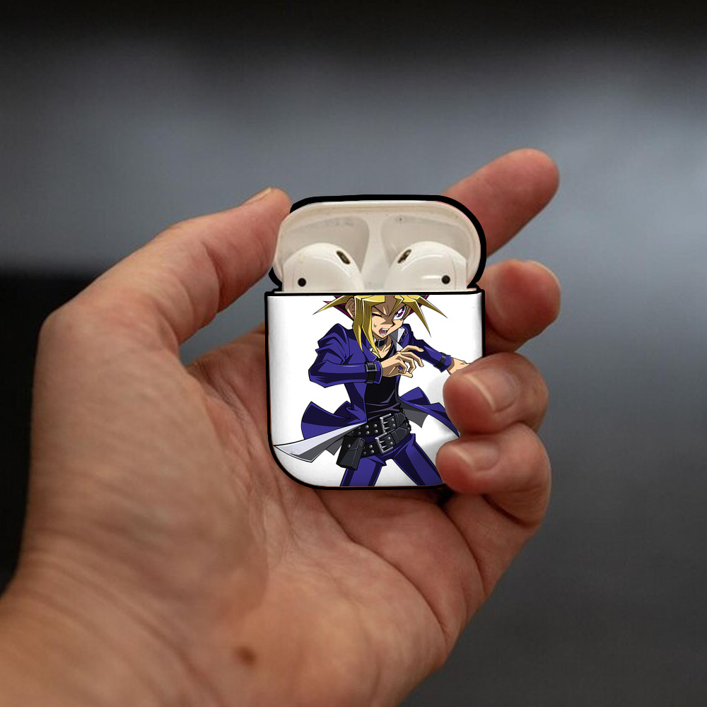 遊☆戯☆王 Yu-Gi-Oh! AirPods 第2世代保護ケース ハードシェル ブラック 耐衝撃・防指紋・カラビナ付き