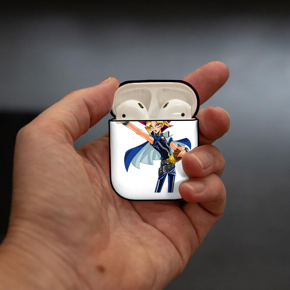 遊☆戯☆王 Yu-Gi-Oh! AirPods 第2世代保護ケース ハードシェル ブラック 耐衝撃・防指紋・カラビナ付き