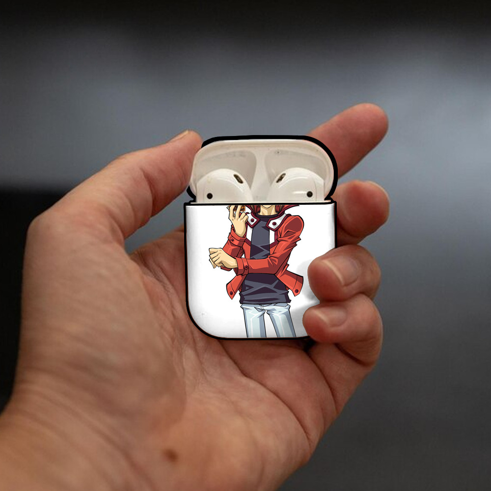 遊☆戯☆王 Yu-Gi-Oh! AirPods 第2世代保護ケース ハードシェル ブラック 耐衝撃・防指紋・カラビナ付き
