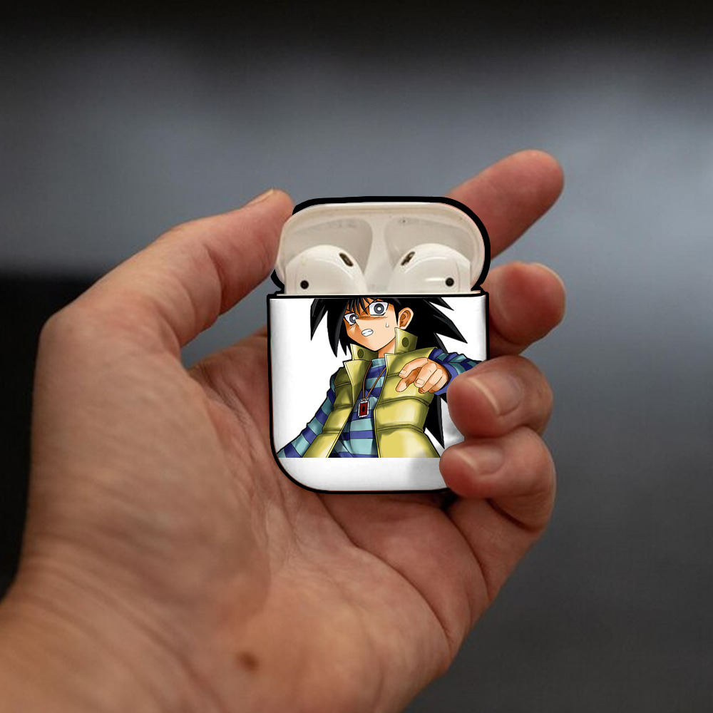 遊☆戯☆王 Yu-Gi-Oh! AirPods 第2世代保護ケース ハードシェル ブラック 耐衝撃・防指紋・カラビナ付き