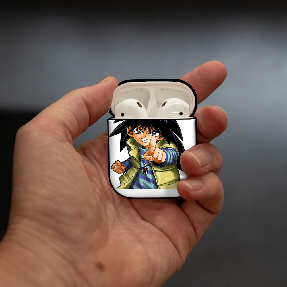 遊☆戯☆王 Yu-Gi-Oh! AirPods 第2世代保護ケース ハードシェル ブラック 耐衝撃・防指紋・カラビナ付き