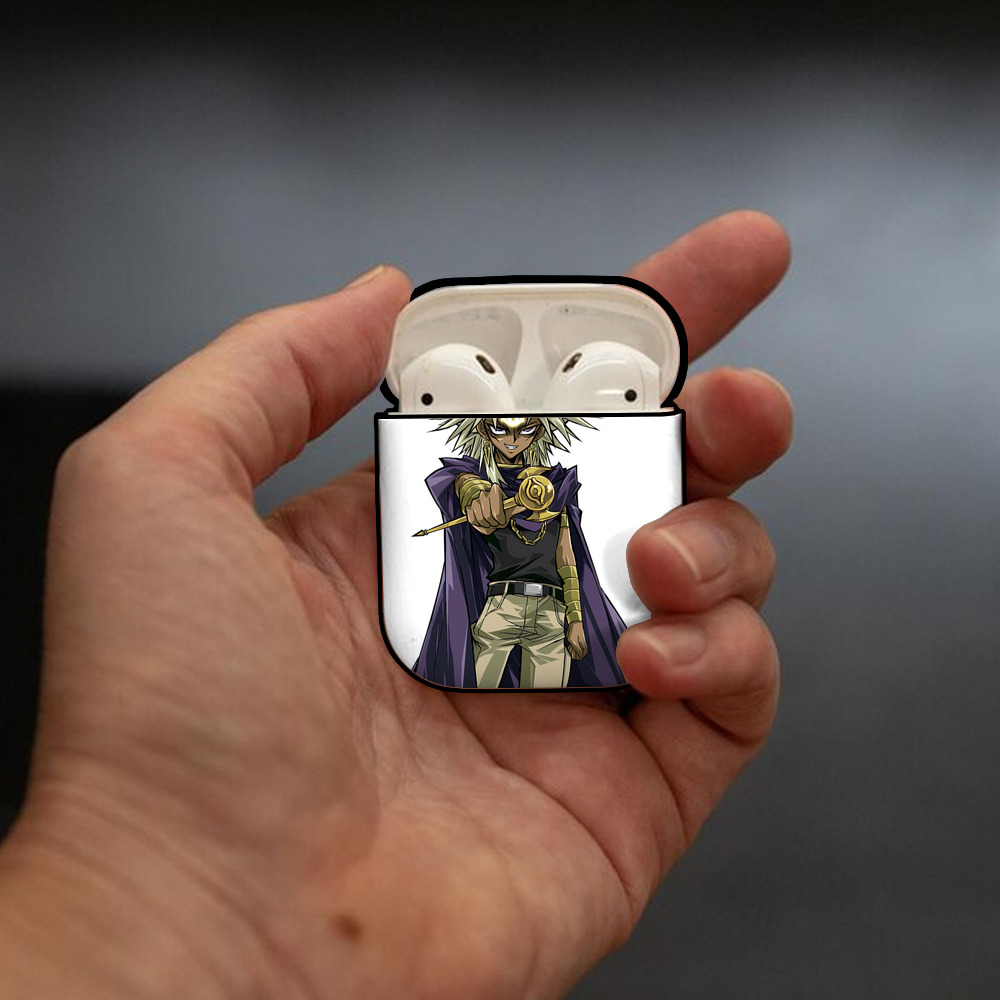 遊☆戯☆王 Yu-Gi-Oh! AirPods 第2世代保護ケース ハードシェル ブラック 耐衝撃・防指紋・カラビナ付き