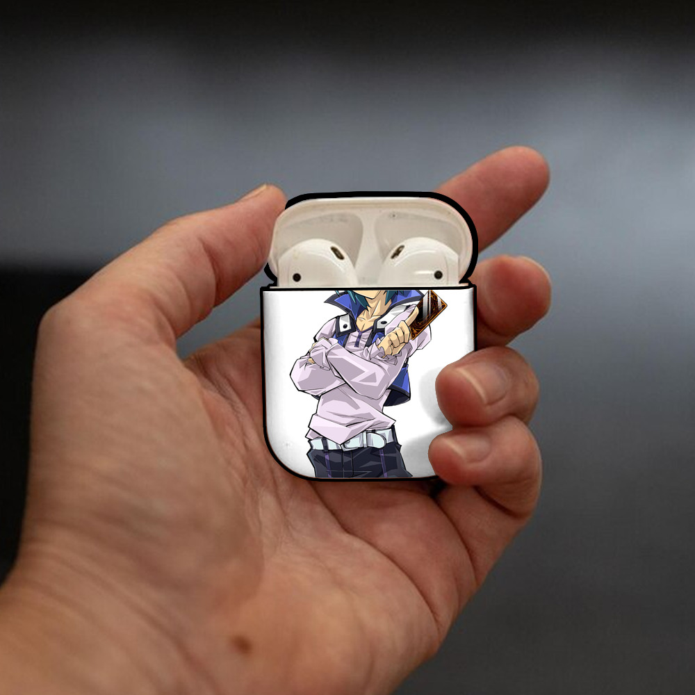 遊☆戯☆王 Yu-Gi-Oh! AirPods 第2世代保護ケース ハードシェル ブラック 耐衝撃・防指紋・カラビナ付き