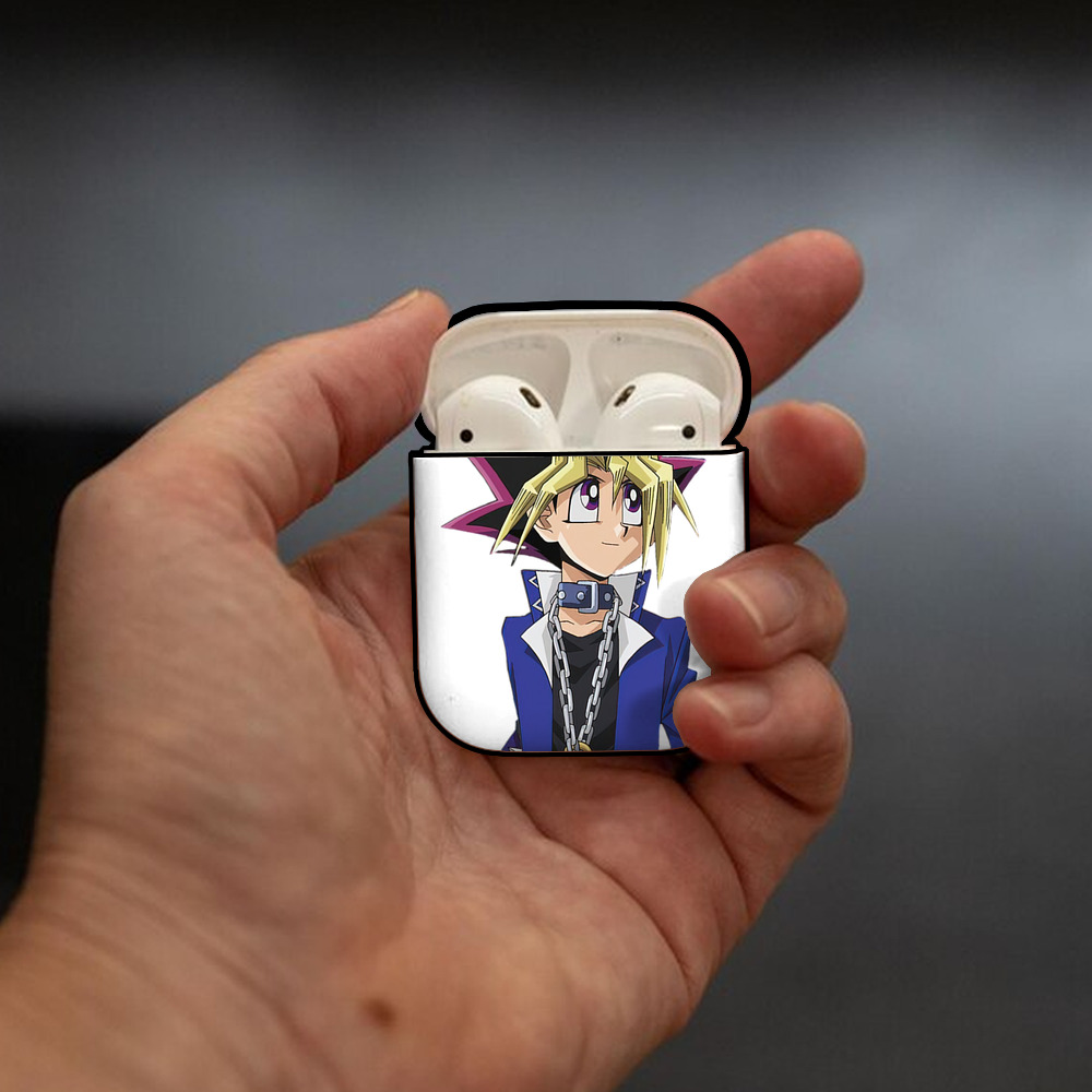 遊☆戯☆王 Yu-Gi-Oh! AirPods 第2世代保護ケース ハードシェル ブラック 耐衝撃・防指紋・カラビナ付き