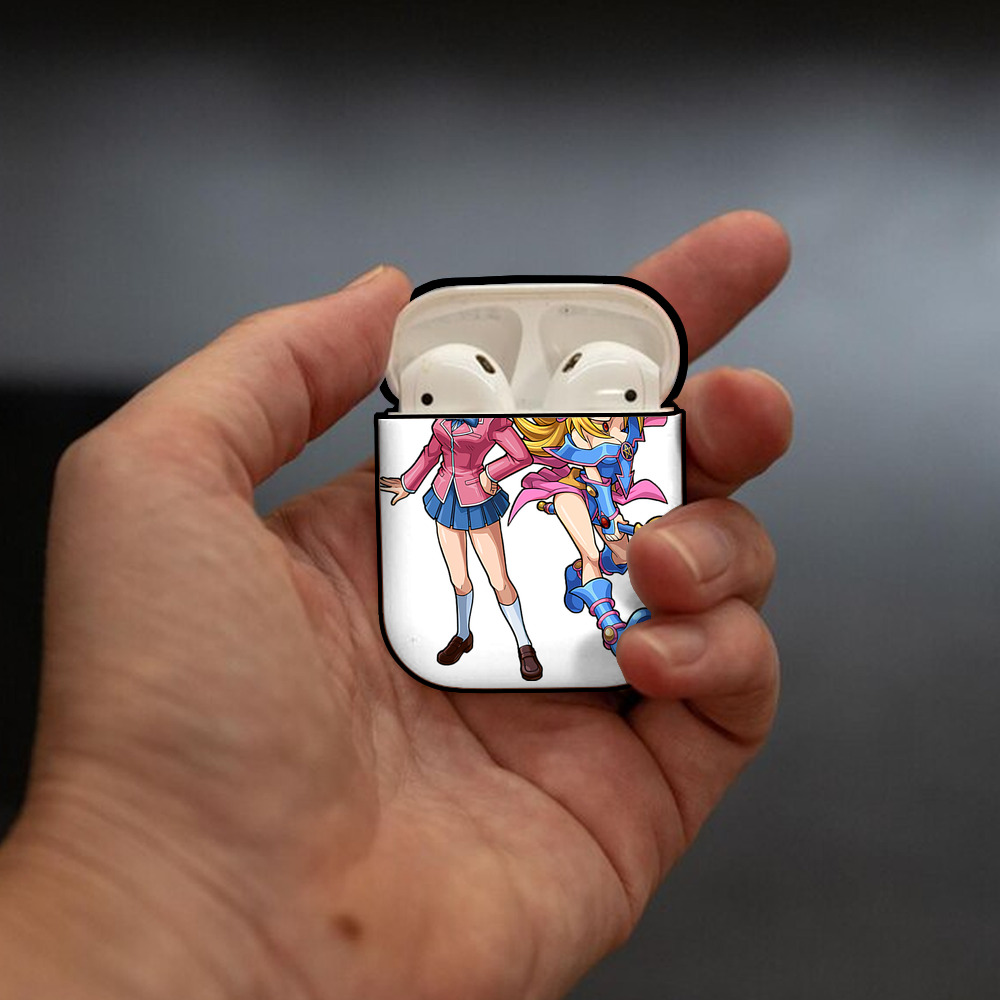遊☆戯☆王 Yu-Gi-Oh! AirPods 第2世代保護ケース ハードシェル ブラック 耐衝撃・防指紋・カラビナ付き
