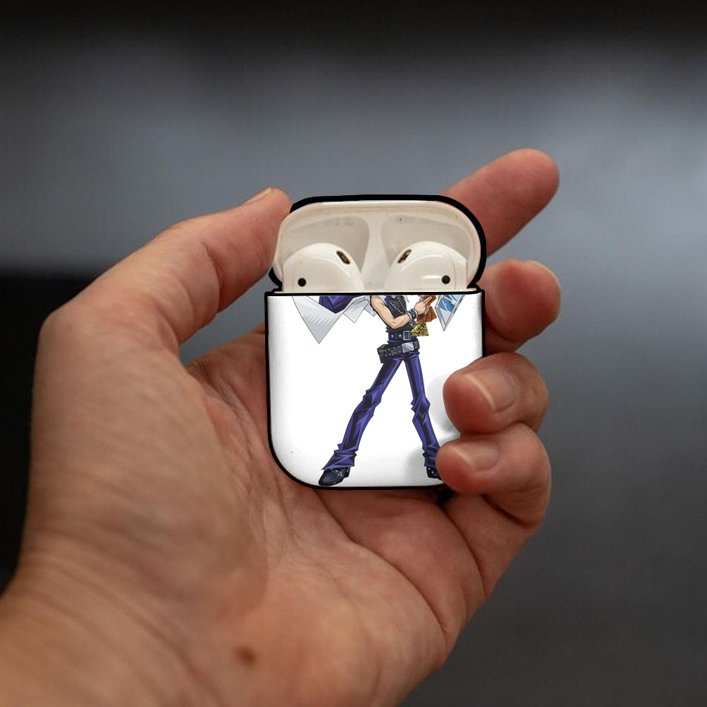遊☆戯☆王 Yu-Gi-Oh! AirPods 第2世代保護ケース ハードシェル ブラック 耐衝撃・防指紋・カラビナ付き