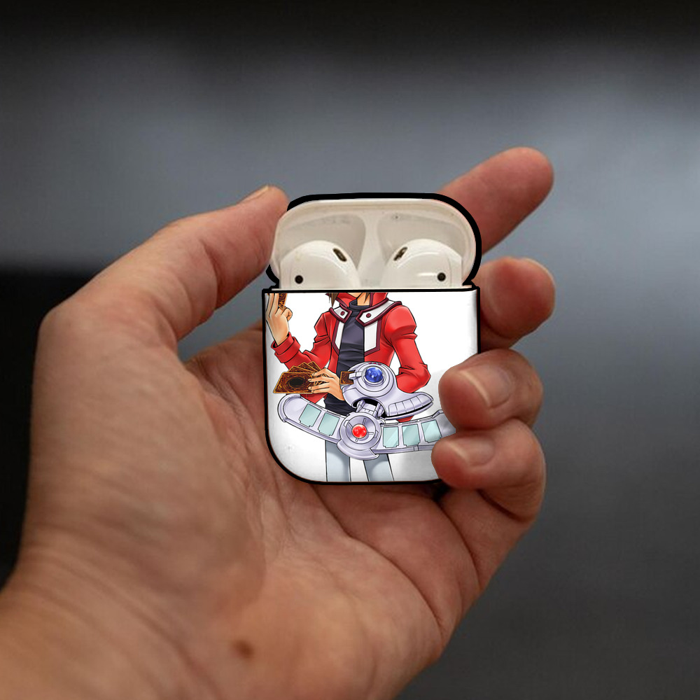 遊☆戯☆王 Yu-Gi-Oh! AirPods 第2世代保護ケース ハードシェル ブラック 耐衝撃・防指紋・カラビナ付き