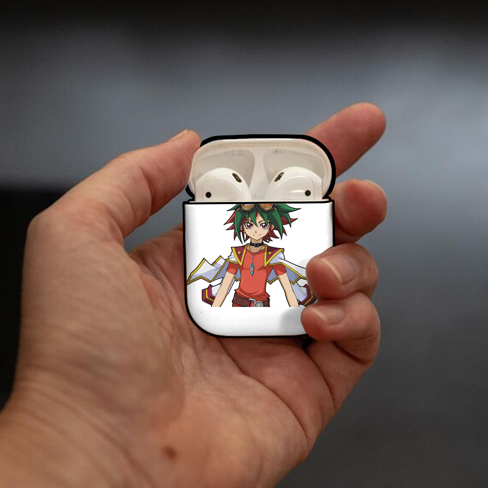 遊☆戯☆王 Yu-Gi-Oh! AirPods 第2世代保護ケース ハードシェル ブラック 耐衝撃・防指紋・カラビナ付き