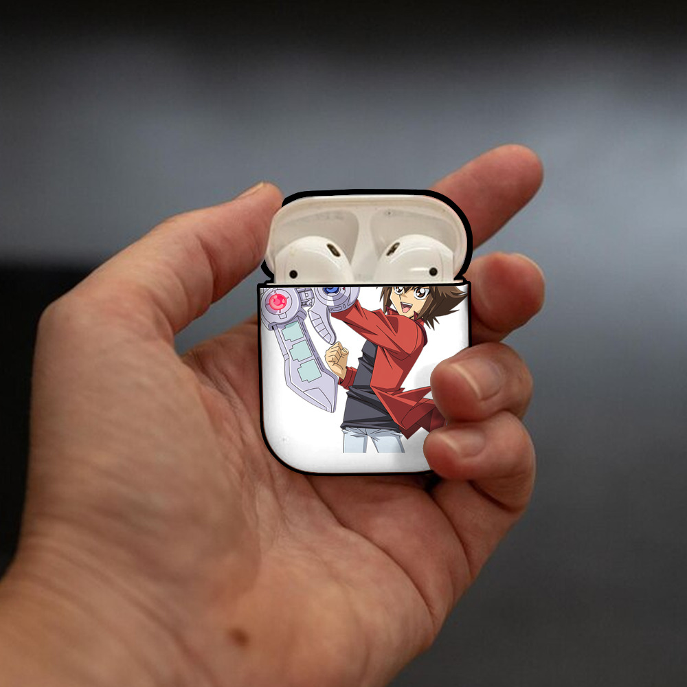 遊☆戯☆王 Yu-Gi-Oh! AirPods 第2世代保護ケース ハードシェル ブラック 耐衝撃・防指紋・カラビナ付き