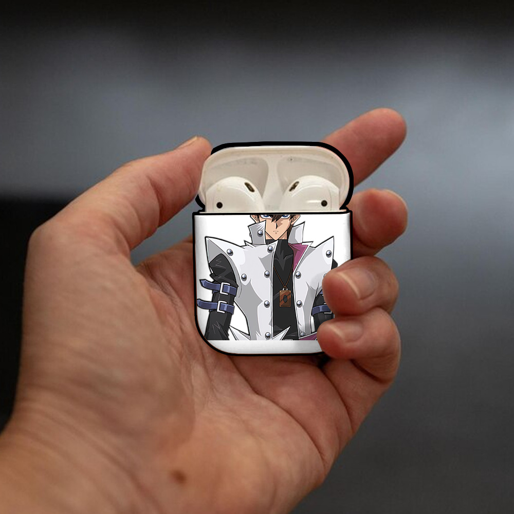 遊☆戯☆王 Yu-Gi-Oh! AirPods 第2世代保護ケース ハードシェル ブラック 耐衝撃・防指紋・カラビナ付き