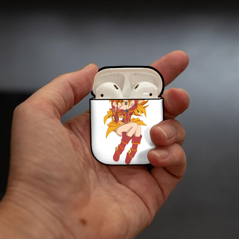 遊☆戯☆王 Yu-Gi-Oh! AirPods 第2世代保護ケース ハードシェル ブラック 耐衝撃・防指紋・カラビナ付き