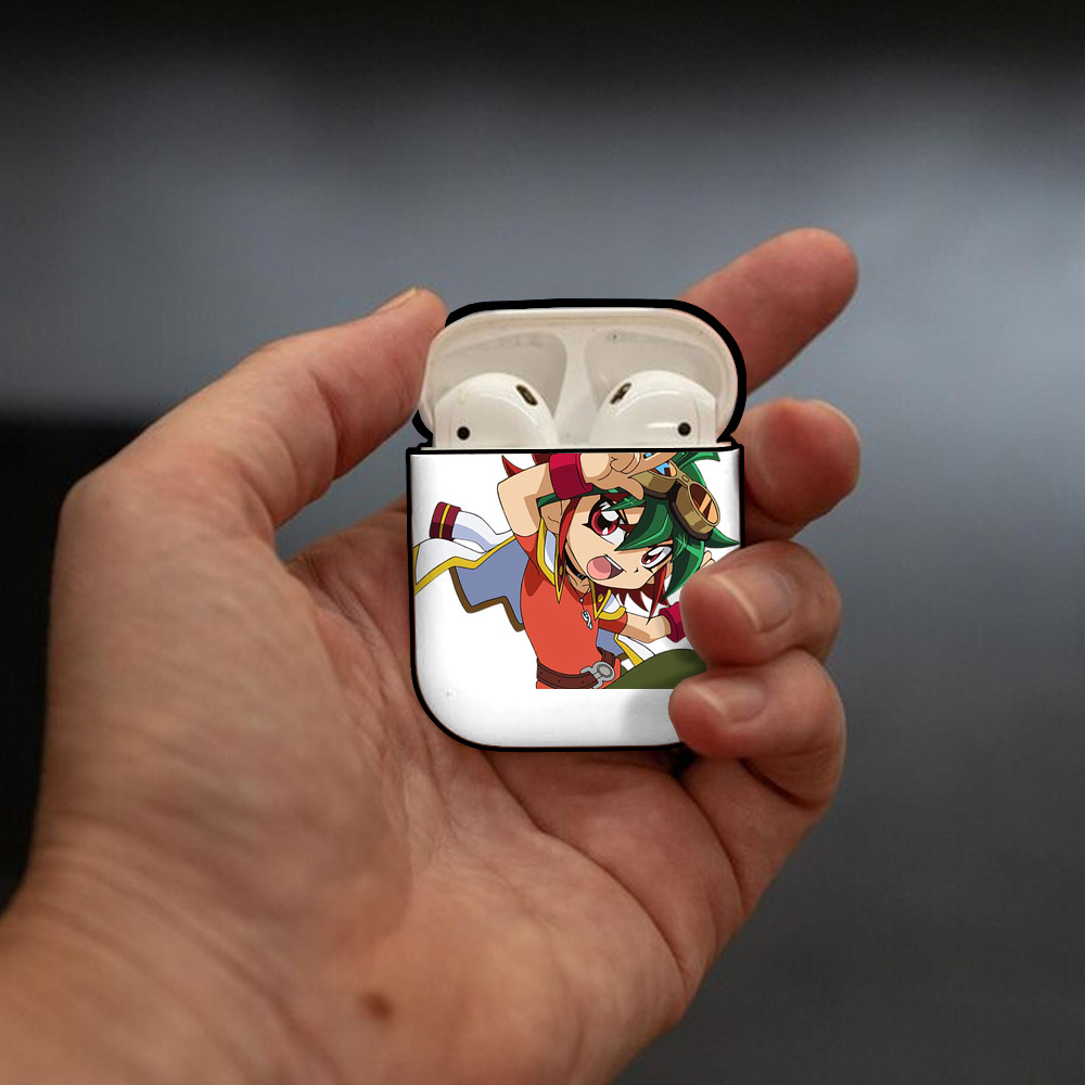 遊☆戯☆王 Yu-Gi-Oh! AirPods 第2世代保護ケース ハードシェル ブラック 耐衝撃・防指紋・カラビナ付き