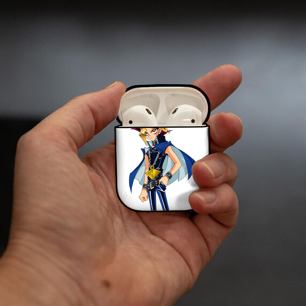 遊☆戯☆王 Yu-Gi-Oh! AirPods 第2世代保護ケース ハードシェル ブラック 耐衝撃・防指紋・カラビナ付き