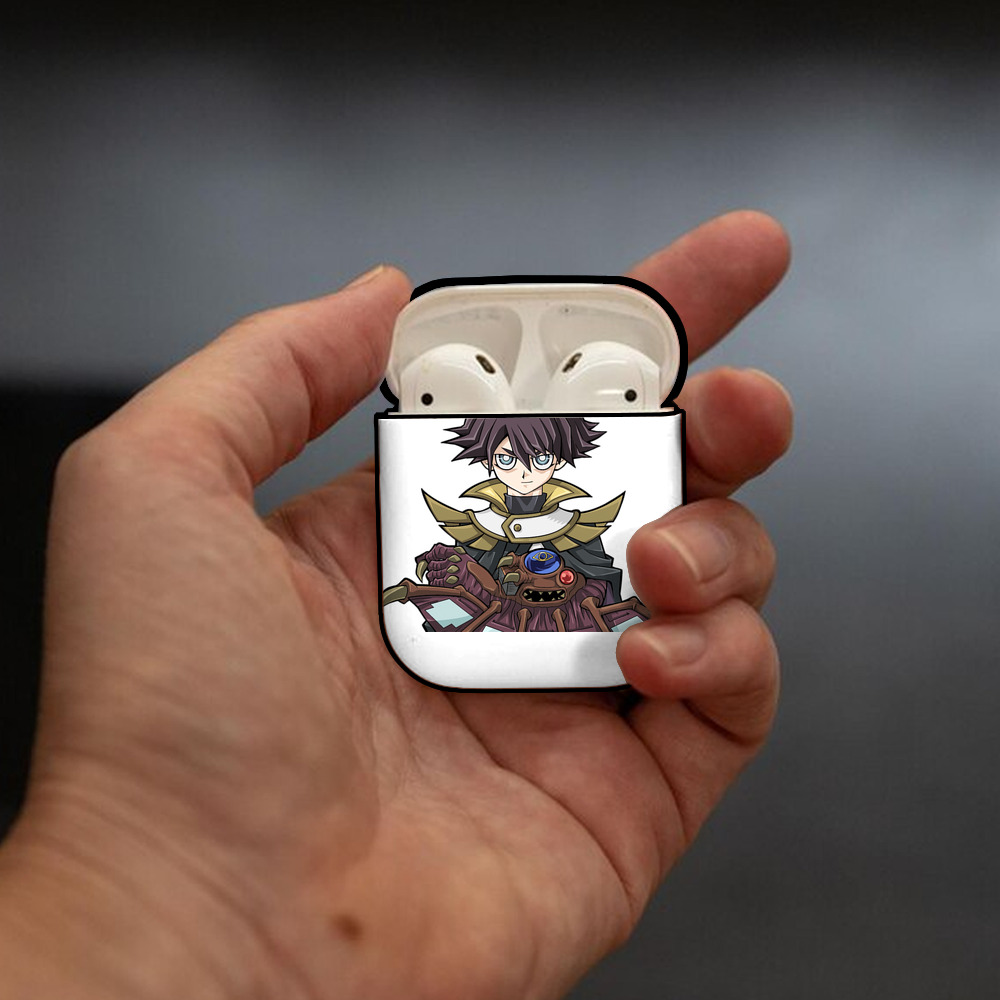 遊☆戯☆王 Yu-Gi-Oh! AirPods 第2世代保護ケース ハードシェル ブラック 耐衝撃・防指紋・カラビナ付き