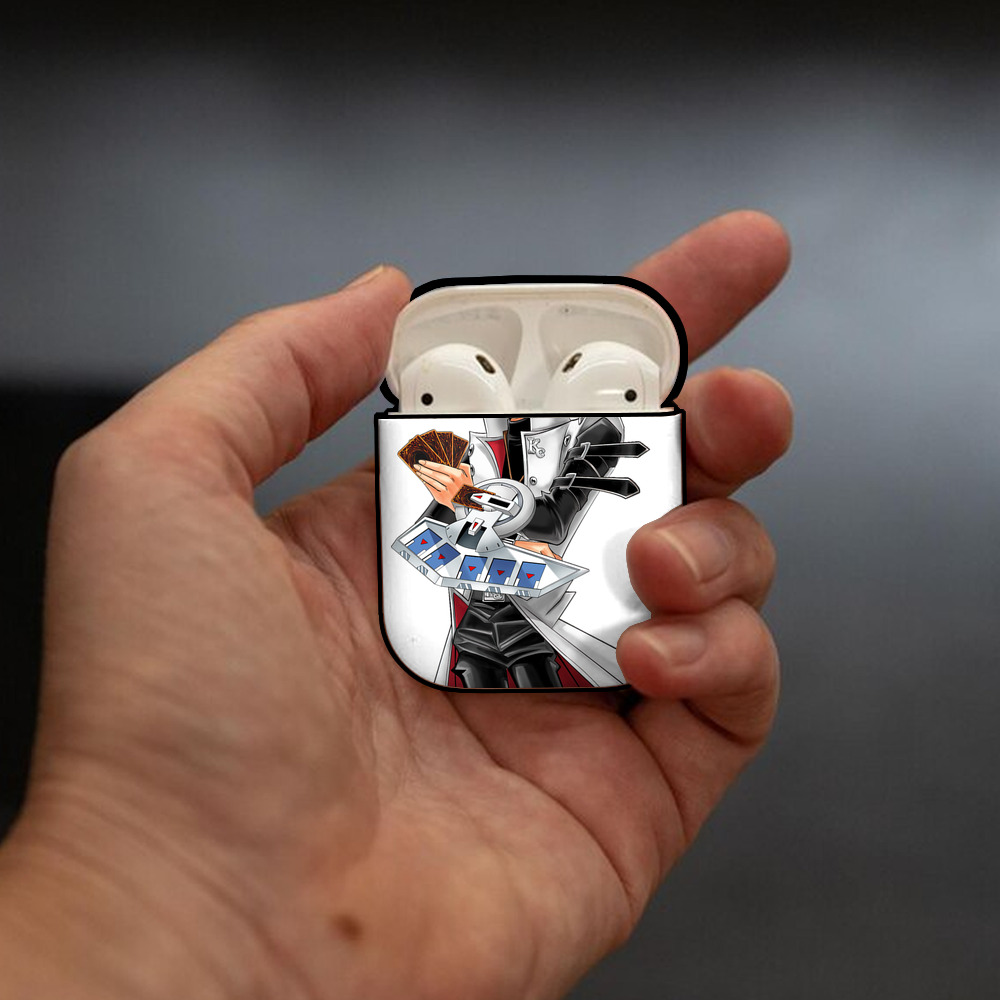 遊☆戯☆王 Yu-Gi-Oh! AirPods 第2世代保護ケース ハードシェル ブラック 耐衝撃・防指紋・カラビナ付き