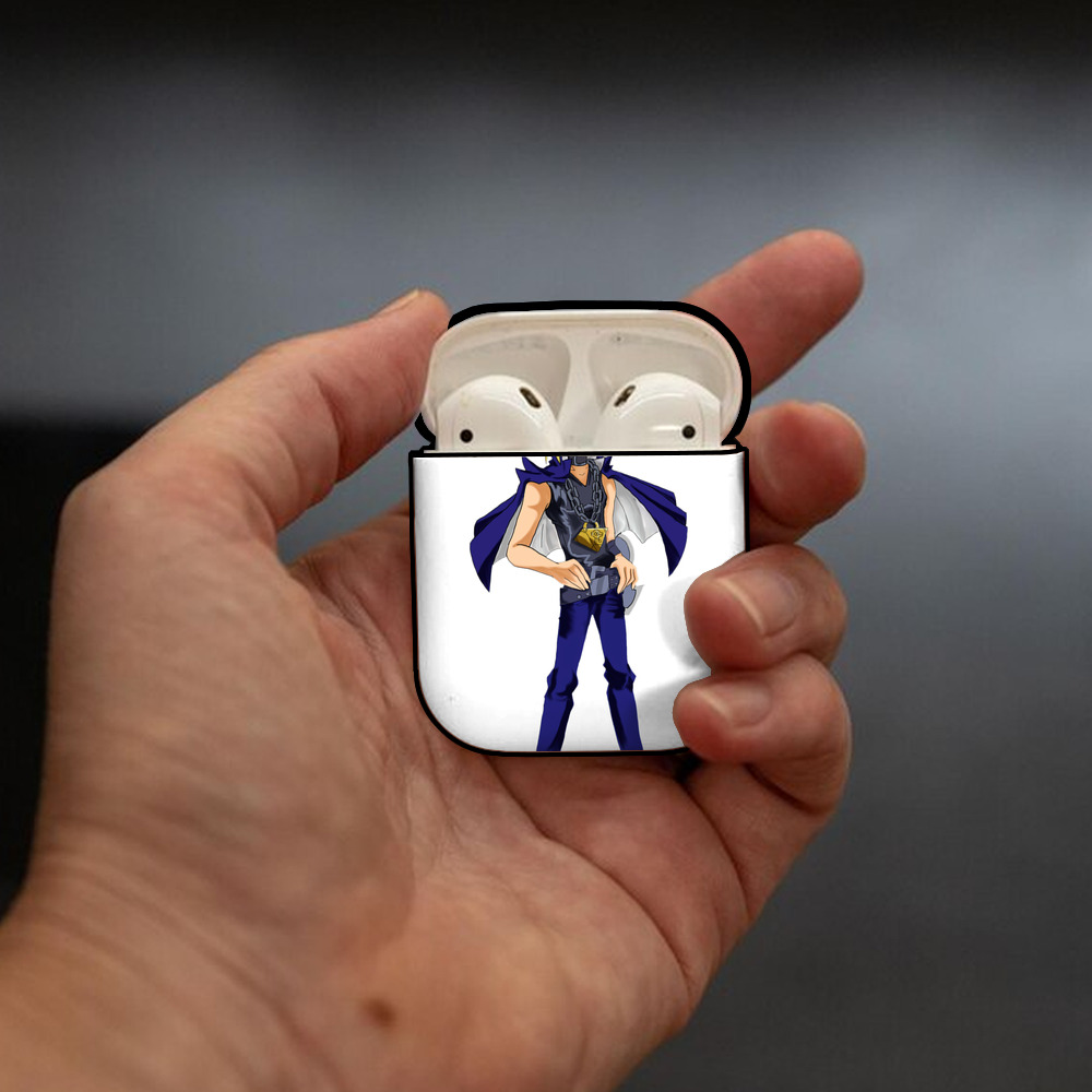 遊☆戯☆王 Yu-Gi-Oh! AirPods 第2世代保護ケース ハードシェル ブラック 耐衝撃・防指紋・カラビナ付き