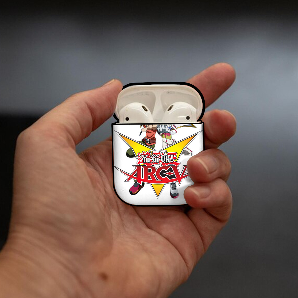 遊☆戯☆王 Yu-Gi-Oh! AirPods 第2世代保護ケース ハードシェル ブラック 耐衝撃・防指紋・カラビナ付き