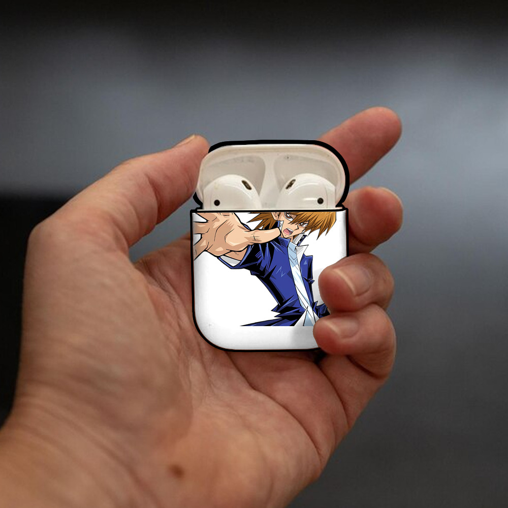 遊☆戯☆王 Yu-Gi-Oh! AirPods 第2世代保護ケース ハードシェル ブラック 耐衝撃・防指紋・カラビナ付き