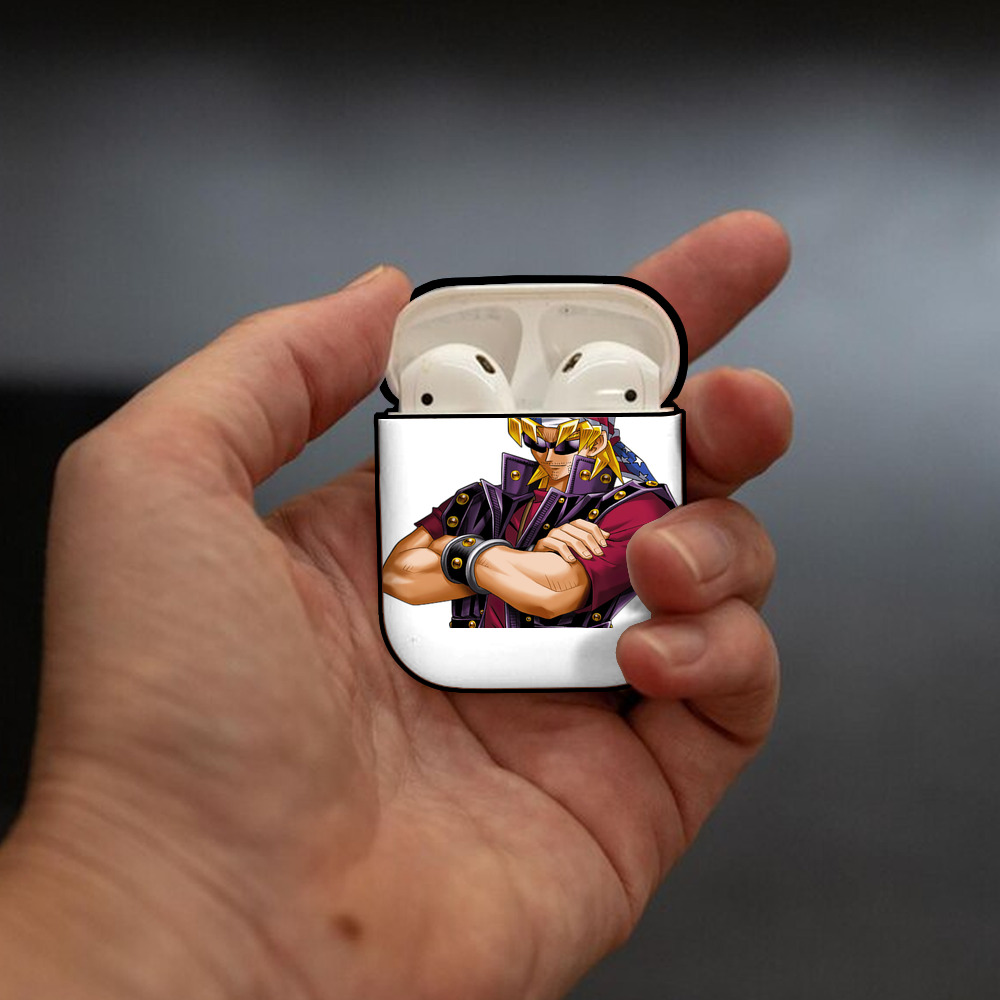 遊☆戯☆王 Yu-Gi-Oh! AirPods 第2世代保護ケース ハードシェル ブラック 耐衝撃・防指紋・カラビナ付き