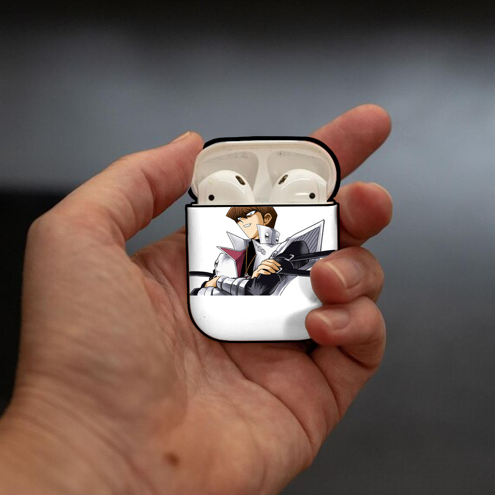 遊☆戯☆王 Yu-Gi-Oh! AirPods 第2世代保護ケース ハードシェル ブラック 耐衝撃・防指紋・カラビナ付き