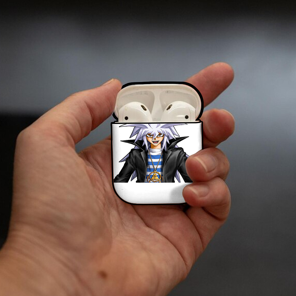 遊☆戯☆王 Yu-Gi-Oh! AirPods 第2世代保護ケース ハードシェル ブラック 耐衝撃・防指紋・カラビナ付き