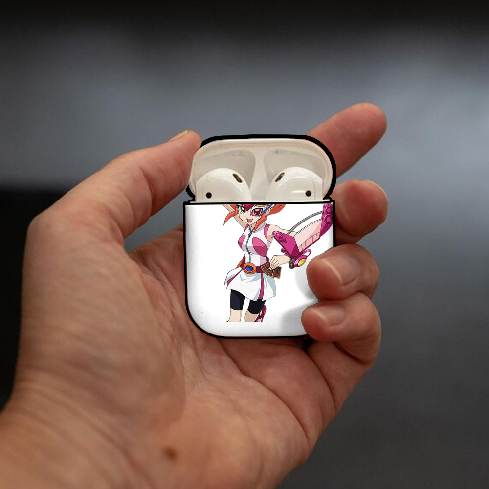 遊☆戯☆王 Yu-Gi-Oh! AirPods 第2世代保護ケース ハードシェル ブラック 耐衝撃・防指紋・カラビナ付き