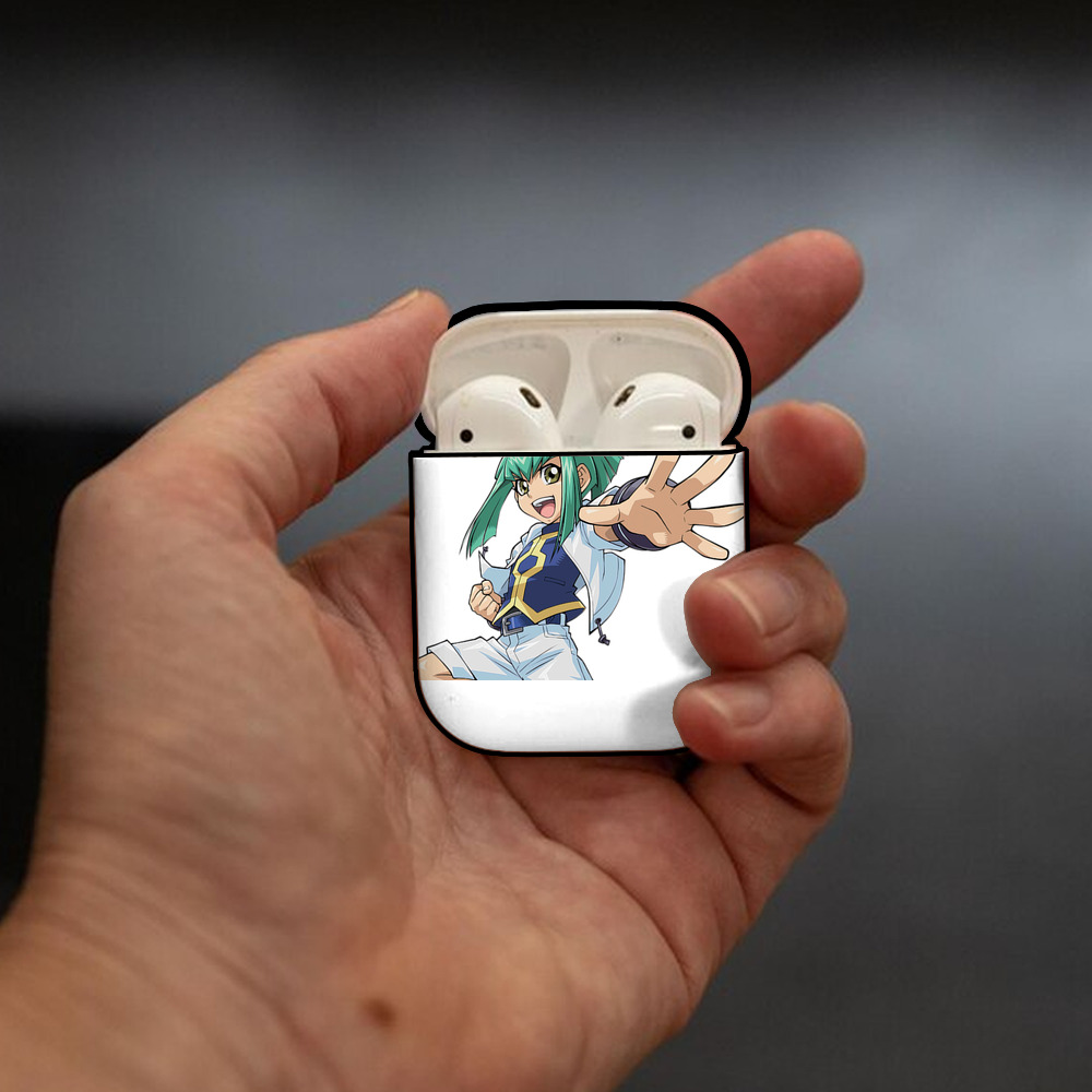 遊☆戯☆王 Yu-Gi-Oh! AirPods 第2世代保護ケース ハードシェル ブラック 耐衝撃・防指紋・カラビナ付き