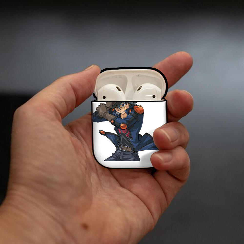 遊☆戯☆王 Yu-Gi-Oh! AirPods 第2世代保護ケース ハードシェル ブラック 耐衝撃・防指紋・カラビナ付き