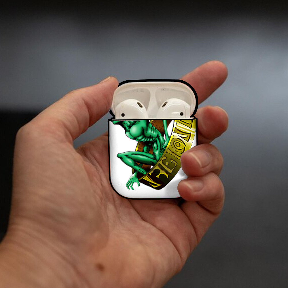 遊☆戯☆王 Yu-Gi-Oh! AirPods 第2世代保護ケース ハードシェル ブラック 耐衝撃・防指紋・カラビナ付き
