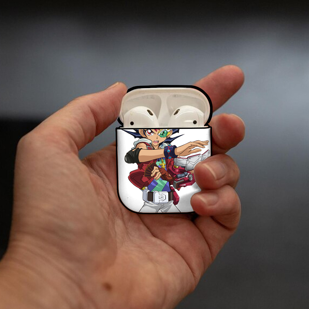 遊☆戯☆王 Yu-Gi-Oh! AirPods 第2世代保護ケース ハードシェル ブラック 耐衝撃・防指紋・カラビナ付き
