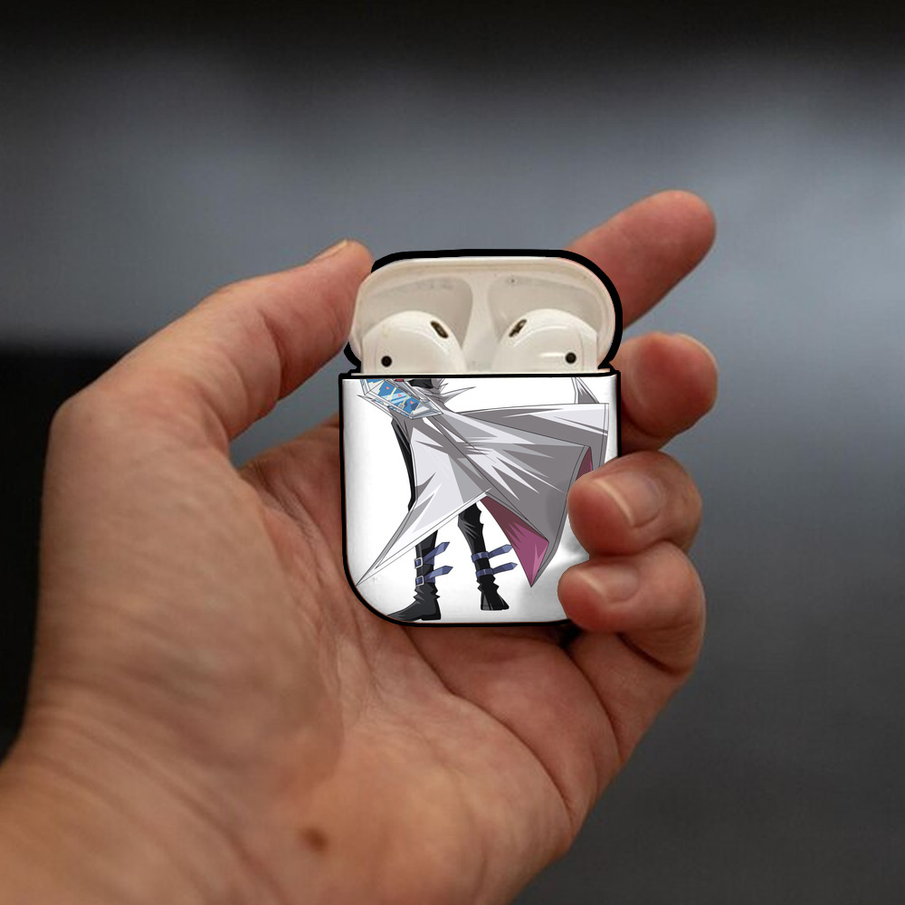 遊☆戯☆王 Yu-Gi-Oh! AirPods 第2世代保護ケース ハードシェル ブラック 耐衝撃・防指紋・カラビナ付き