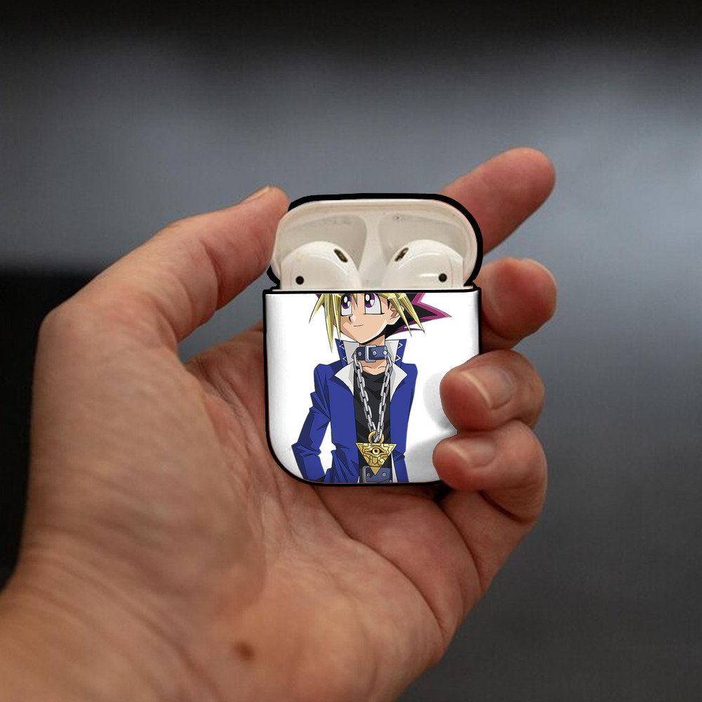 遊☆戯☆王 Yu-Gi-Oh! AirPods 第2世代保護ケース ハードシェル ブラック 耐衝撃・防指紋・カラビナ付き