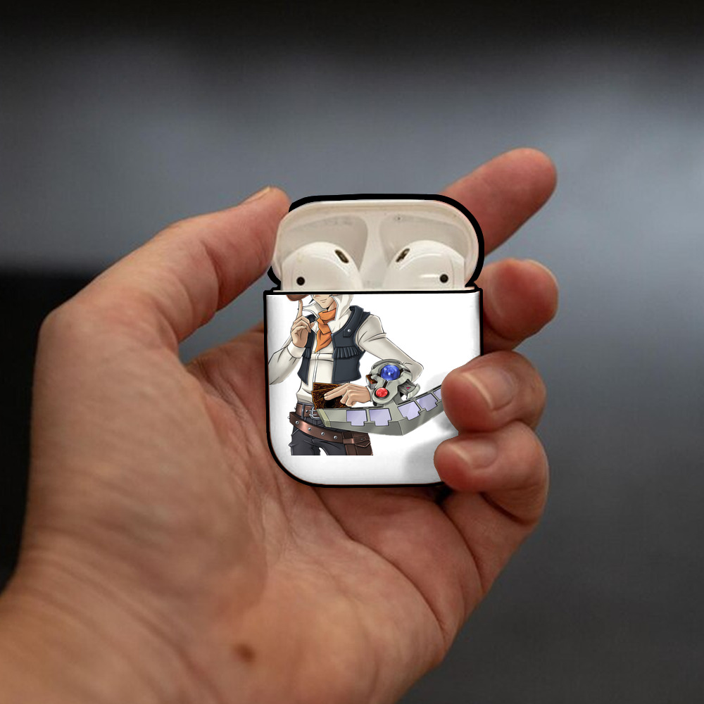 遊☆戯☆王 Yu-Gi-Oh! AirPods 第2世代保護ケース ハードシェル ブラック 耐衝撃・防指紋・カラビナ付き
