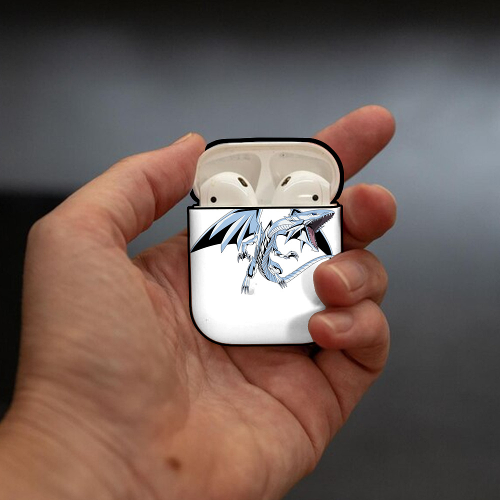 遊☆戯☆王 Yu-Gi-Oh! AirPods 第2世代保護ケース ハードシェル ブラック 耐衝撃・防指紋・カラビナ付き