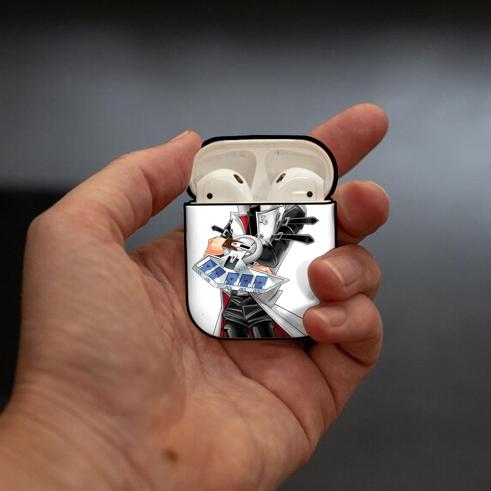 遊☆戯☆王 Yu-Gi-Oh! AirPods 第2世代保護ケース ハードシェル ブラック 耐衝撃・防指紋・カラビナ付き