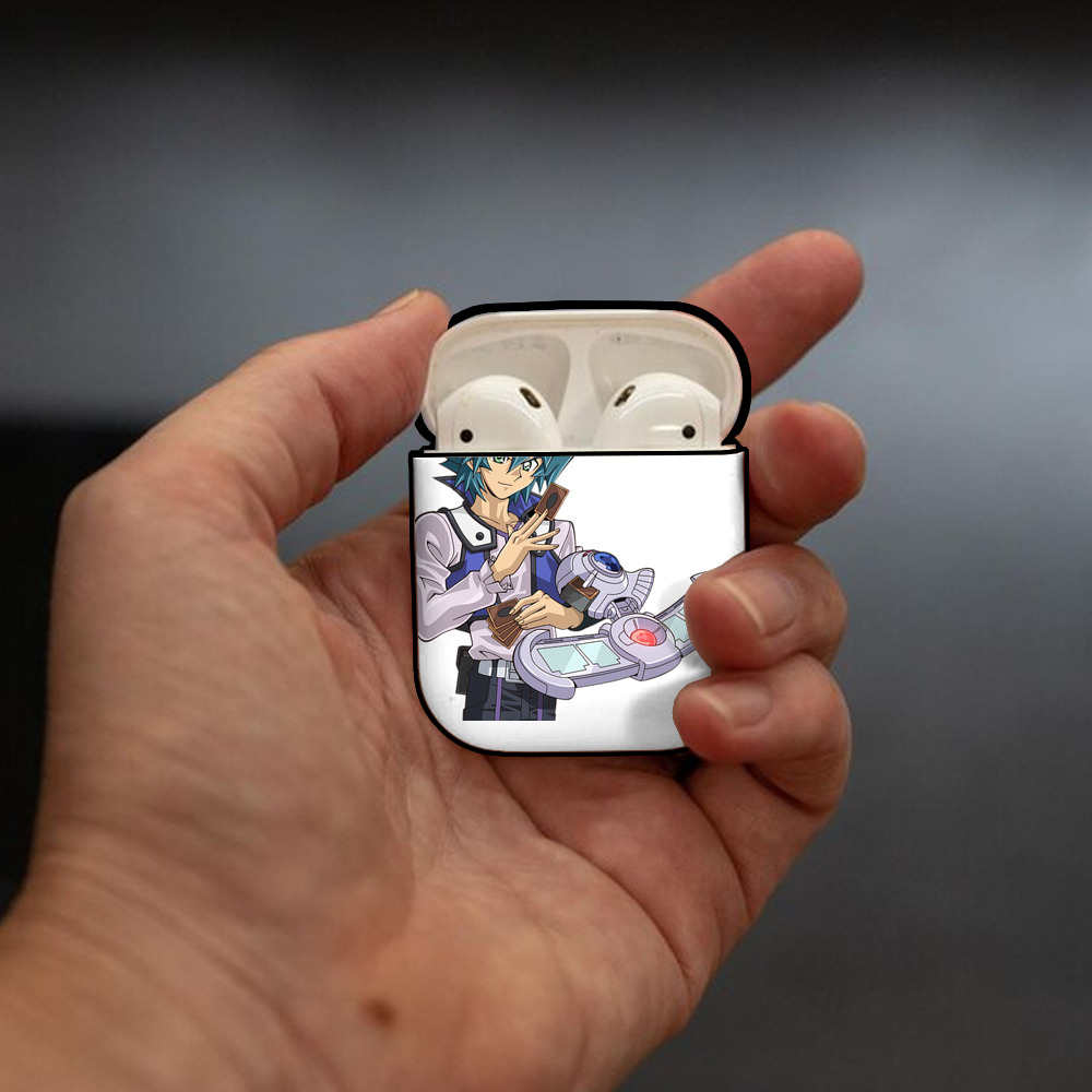 遊☆戯☆王 Yu-Gi-Oh! AirPods 第2世代保護ケース ハードシェル ブラック 耐衝撃・防指紋・カラビナ付き