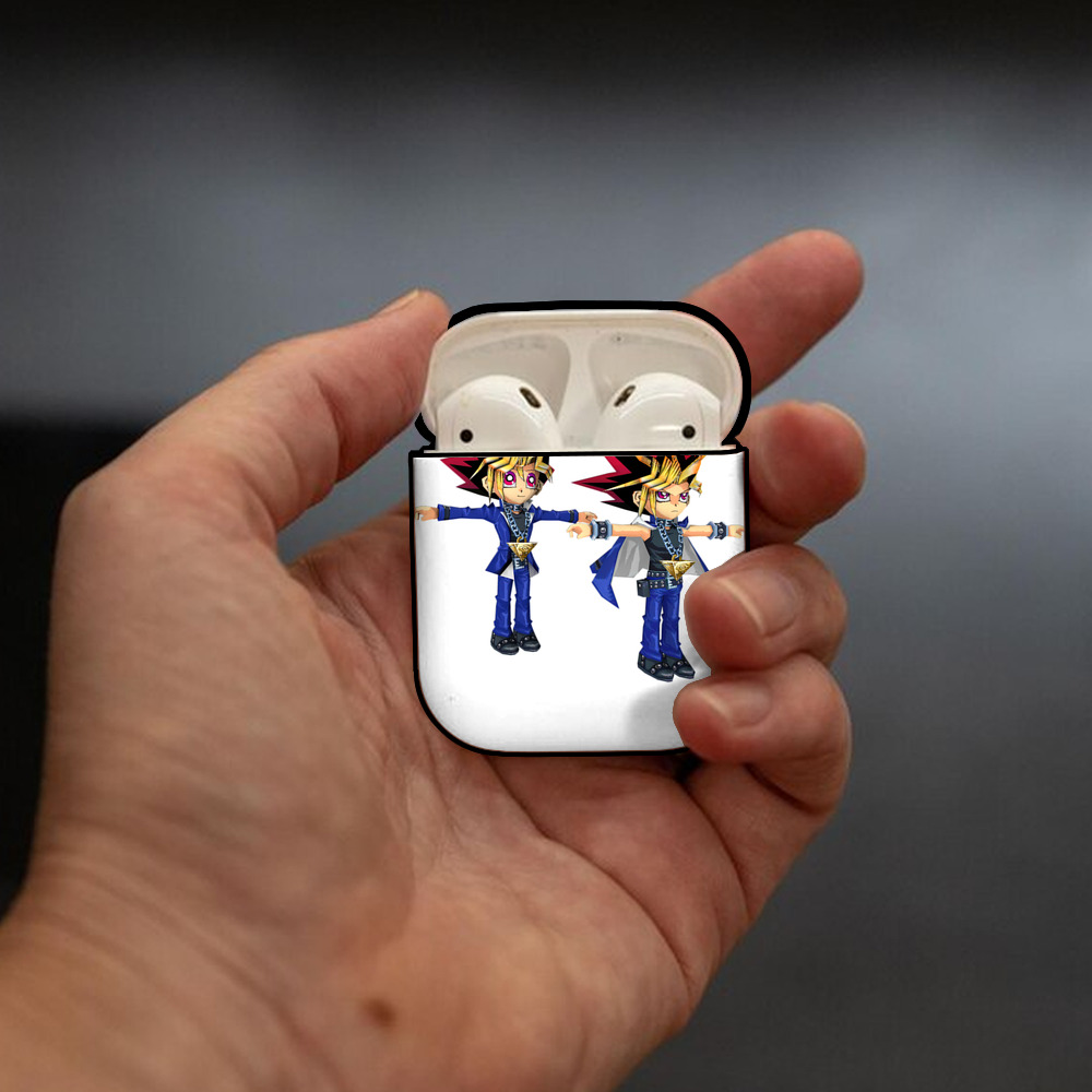 遊☆戯☆王 Yu-Gi-Oh! AirPods 第2世代保護ケース ハードシェル ブラック 耐衝撃・防指紋・カラビナ付き