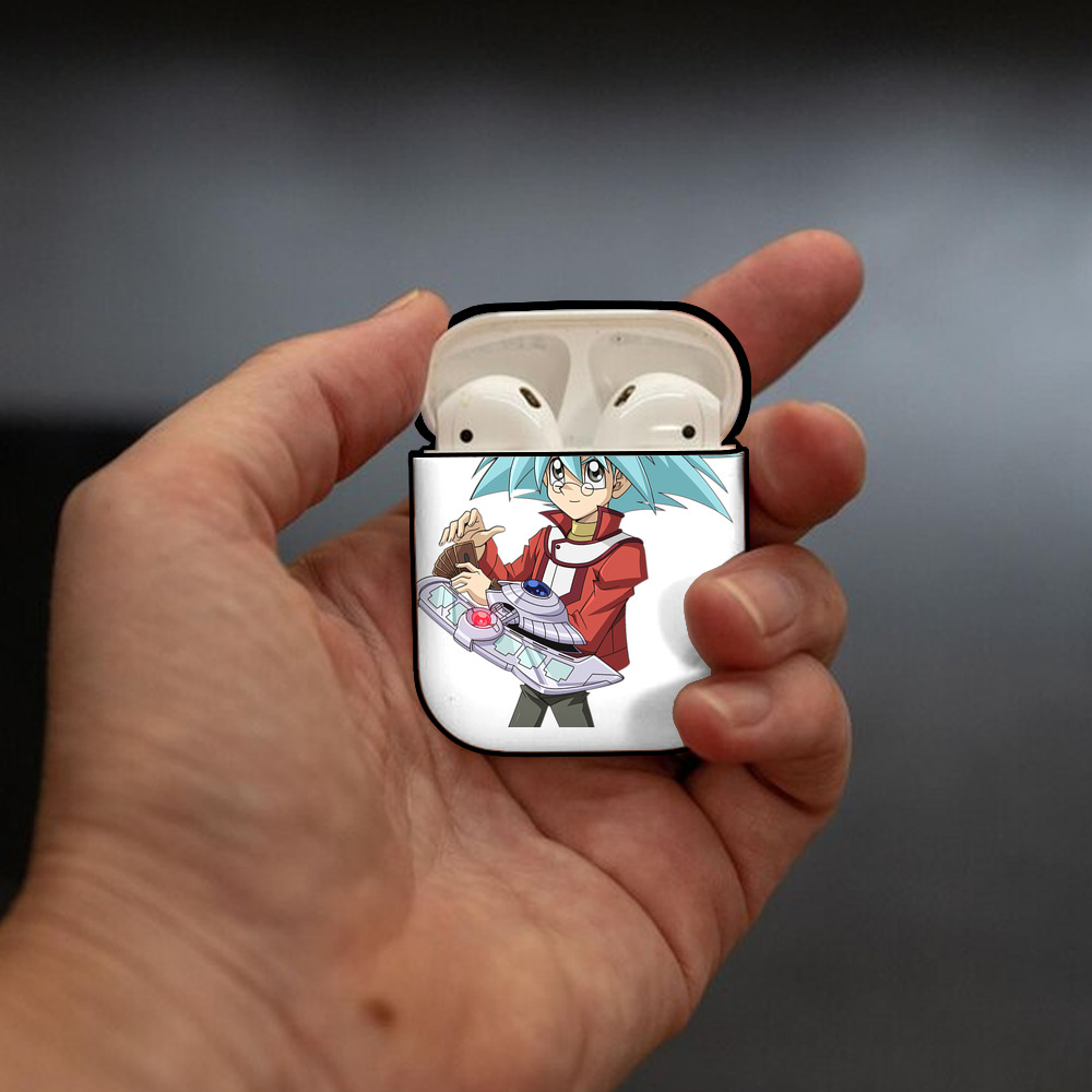 遊☆戯☆王 Yu-Gi-Oh! AirPods 第2世代保護ケース ハードシェル ブラック 耐衝撃・防指紋・カラビナ付き
