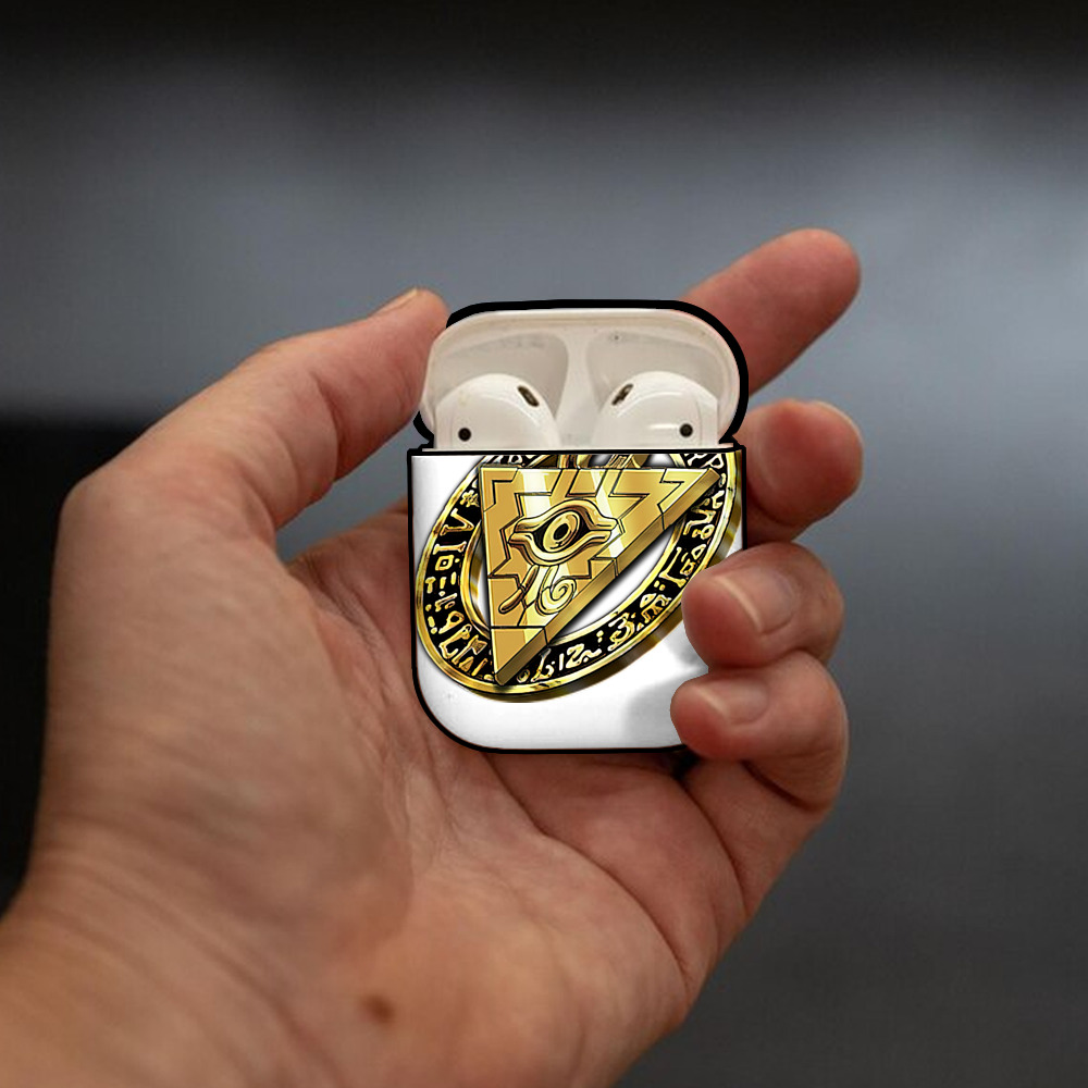 遊☆戯☆王 Yu-Gi-Oh! AirPods 第2世代保護ケース ハードシェル ブラック 耐衝撃・防指紋・カラビナ付き