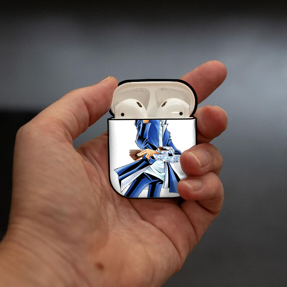 遊☆戯☆王 Yu-Gi-Oh! AirPods 第2世代保護ケース ハードシェル ブラック 耐衝撃・防指紋・カラビナ付き