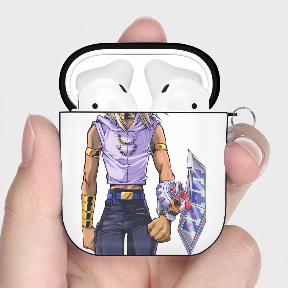（画像用） 遊☆戯☆王 Yu-Gi-Oh! AirPods 第2世代保護ケース ハードシェル ブラック 耐衝撃・防指紋・カラビナ付き