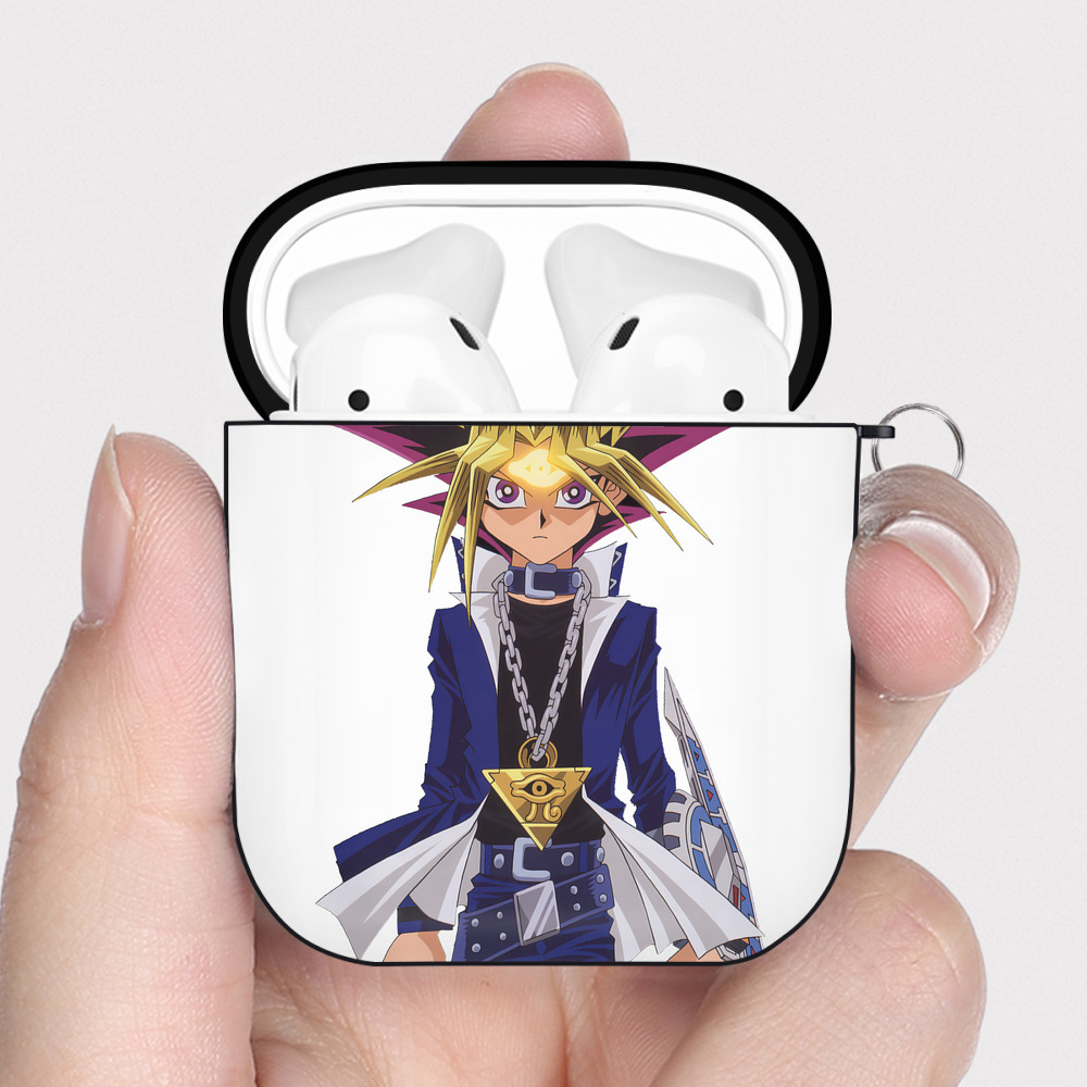 （画像用） 遊☆戯☆王 Yu-Gi-Oh! AirPods 第2世代保護ケース ハードシェル ブラック 耐衝撃・防指紋・カラビナ付き